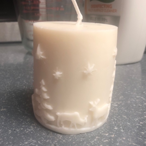 ๐NWT Christmas Pillar Candles-Set of 4 - Picture 2 of 2